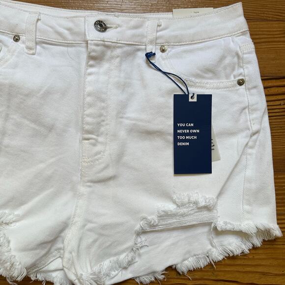 NWT Love Tree white high rise stretch cut off jean shorts SIZE L - Picture 2 of 4